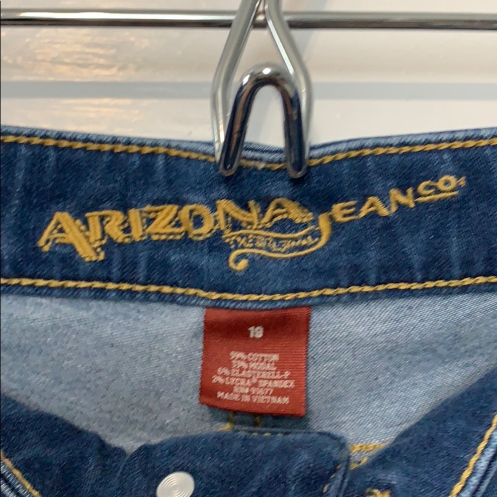 Arizona Ripped Jeans - Picture 2 of 5